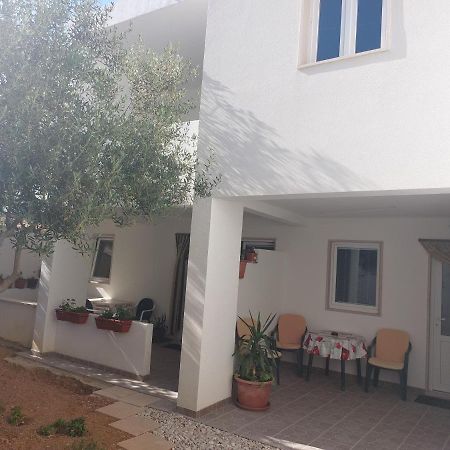 Apartments Slavica Бол Екстер'єр фото